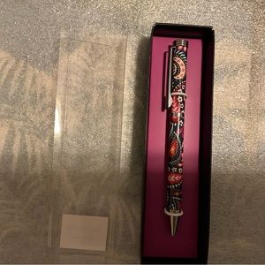 Vera Bradley ballpoint pen.